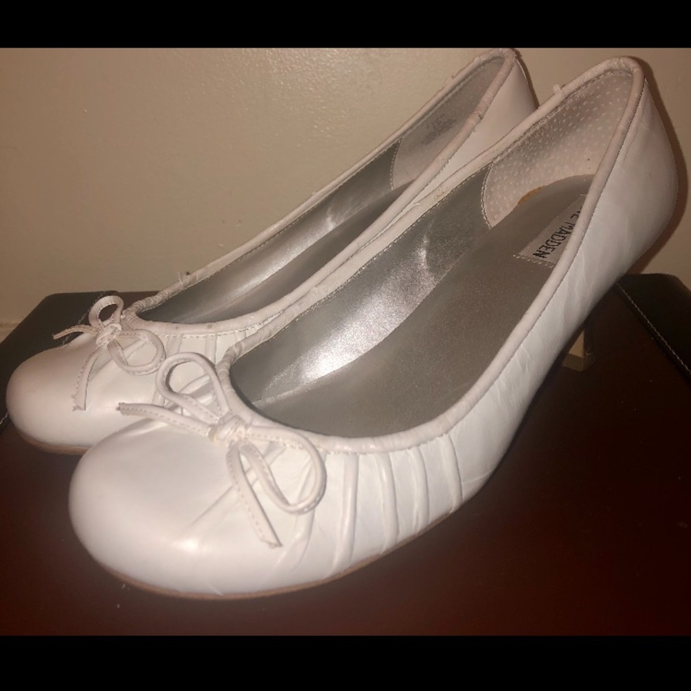 White Leather Bow Steve Madden Kitten Heels Size 8
